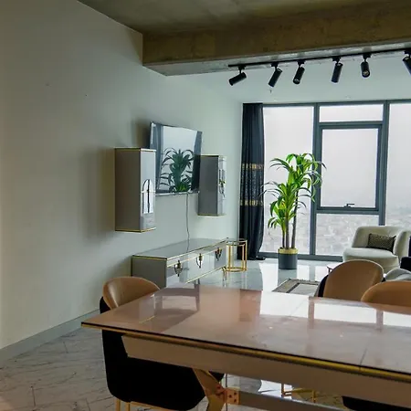 Live Lavishly Rent A Luxury With Top-notch Amenities In The 40+f Apartamento *