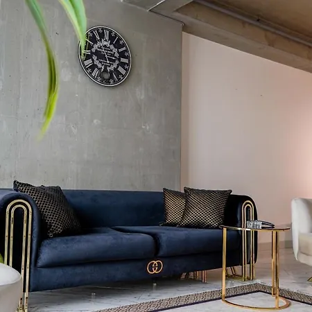 Apartamento Live Lavishly Rent A Luxury With Top-notch Amenities In The 40+f