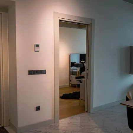 Live Lavishly Rent A Luxury With Top-notch Amenities In The 40+f Apartamento *
