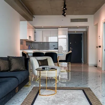 Live Lavishly Rent A Luxury With Top-notch Amenities In The 40+f Apartamento