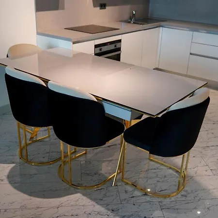 Live Lavishly Rent A Luxury With Top-notch Amenities In The 40+f Appartamento